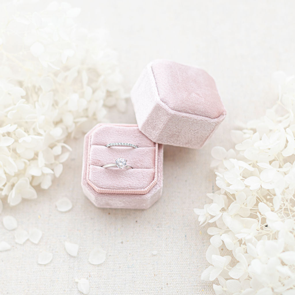Double Velvet wedding ring box Pink with rings