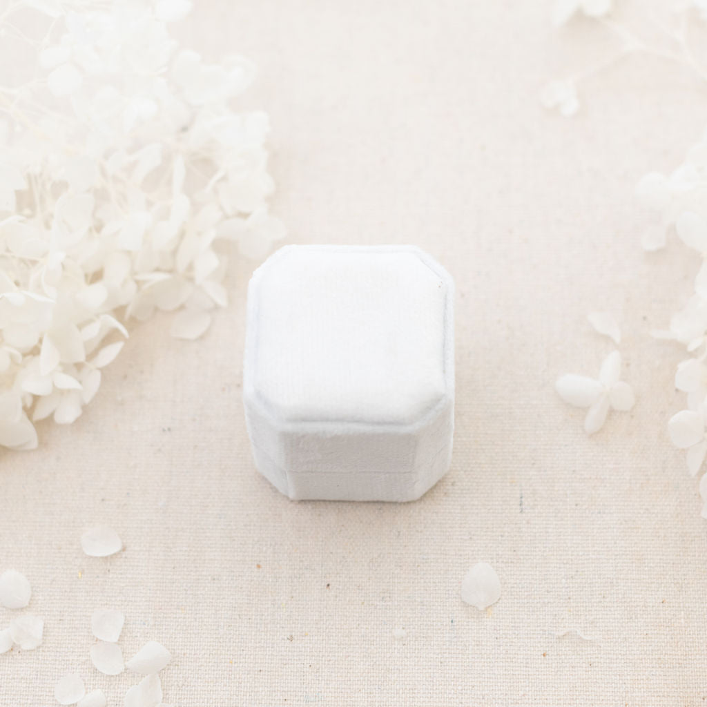 Double velvet ring box white closed