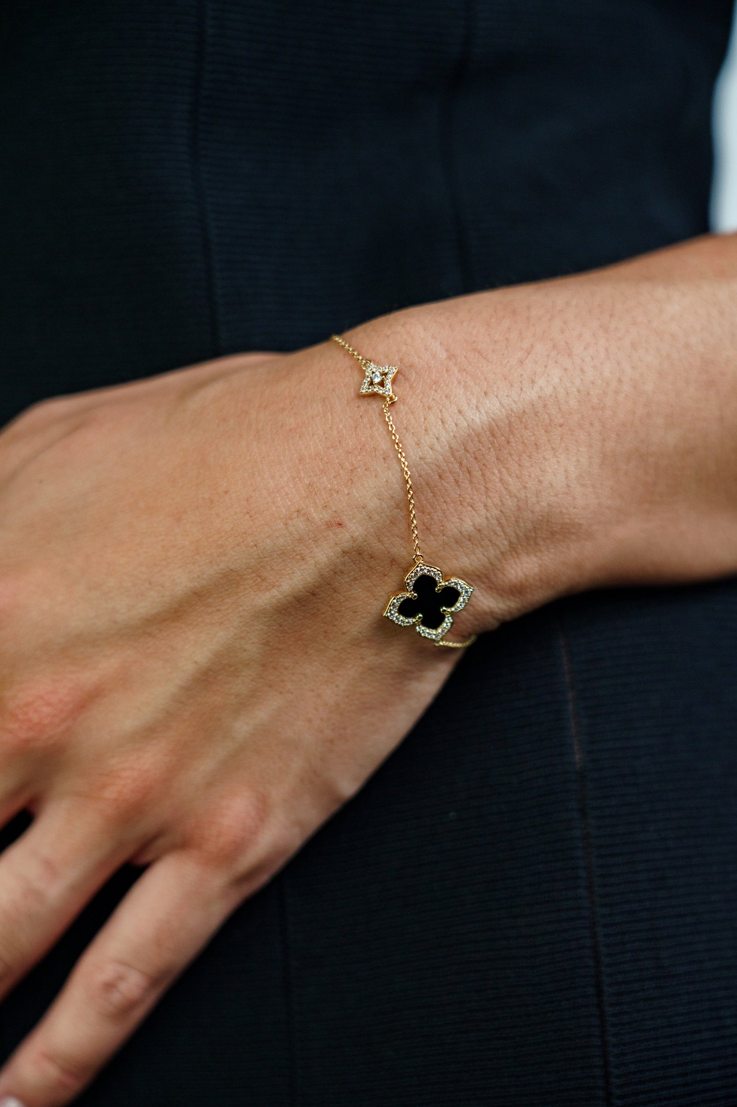 GEORGINI MIDNIGHT VELVET BLACK AGATE FAIRWATER BRACELET GOLD