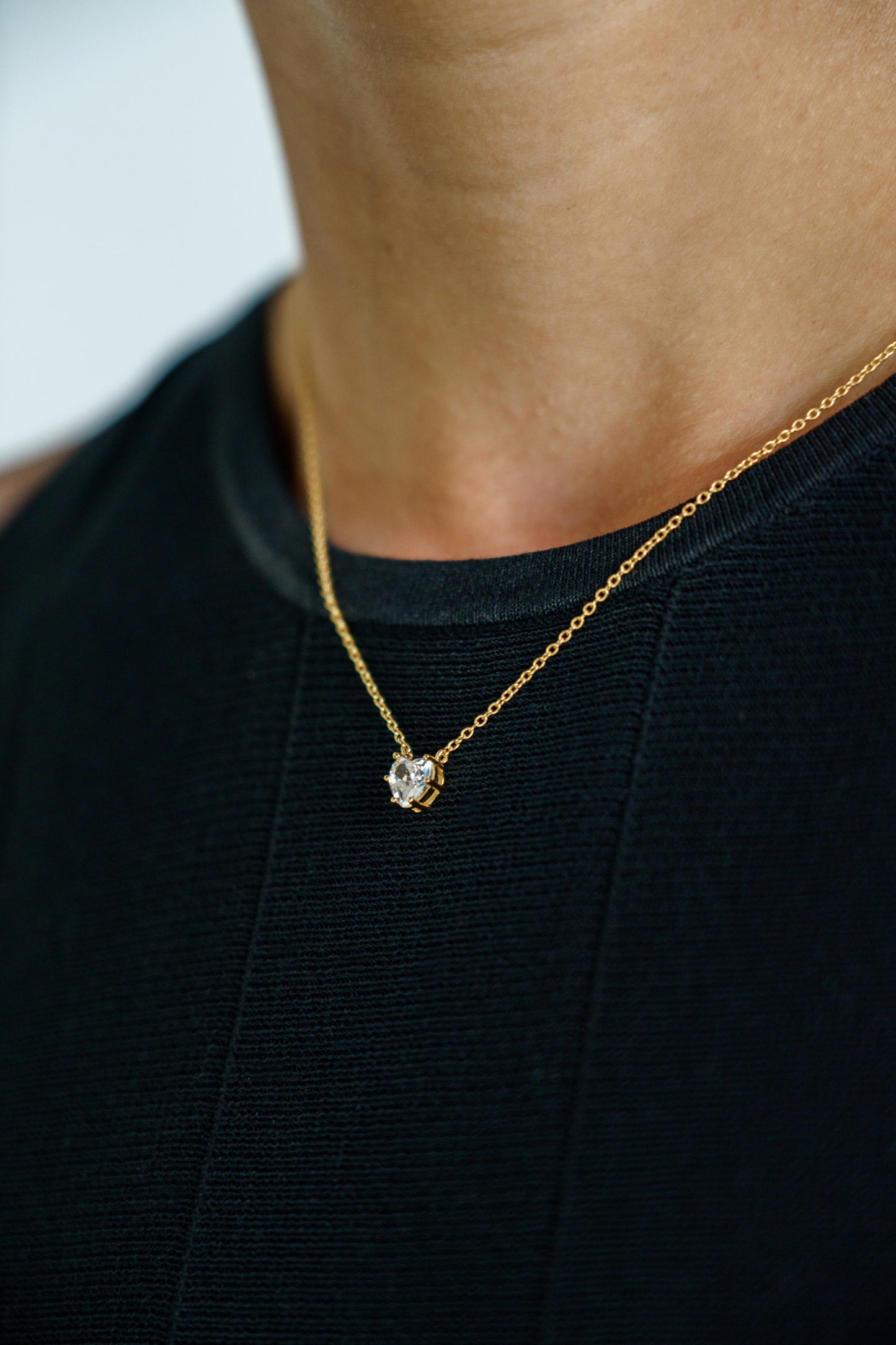 GEORGINI MIDNIGHT VELVET BABY HEART NECKLACE GOLD