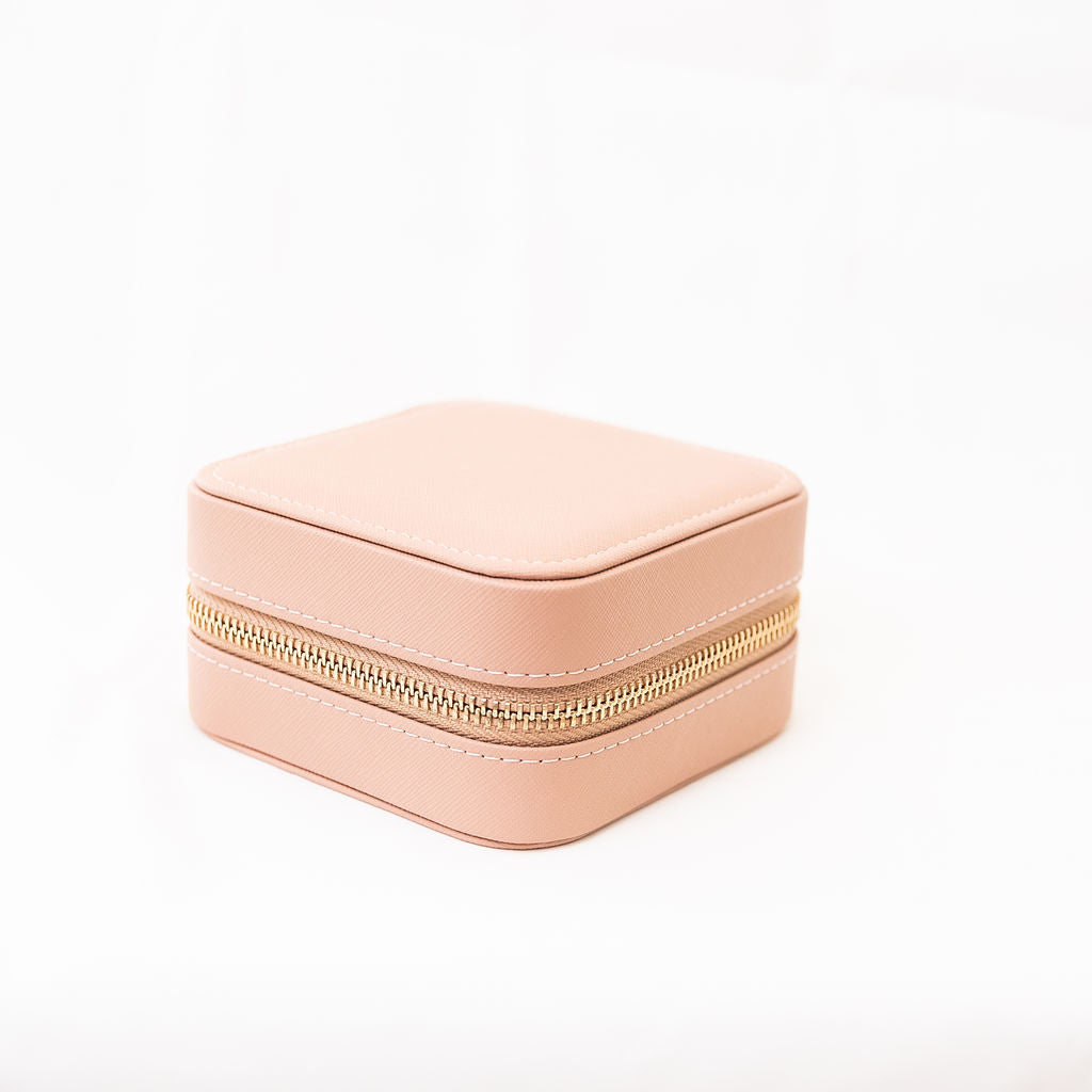 pink jewellerybox with zipper closed