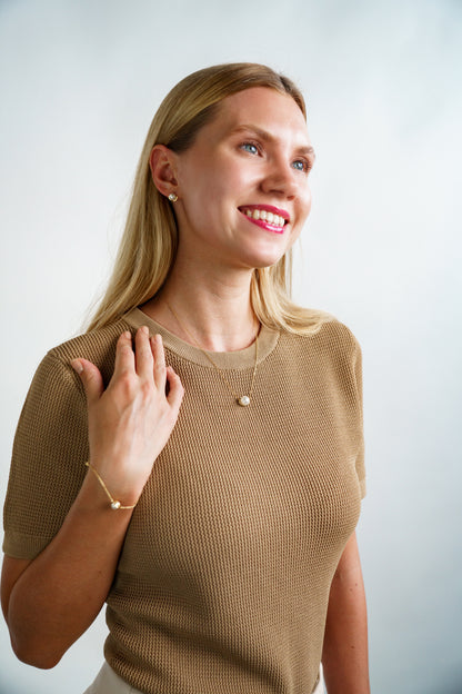 ADAGIO CRESCENT NINE-2-FIVE PEARL NECKLACE GOLD