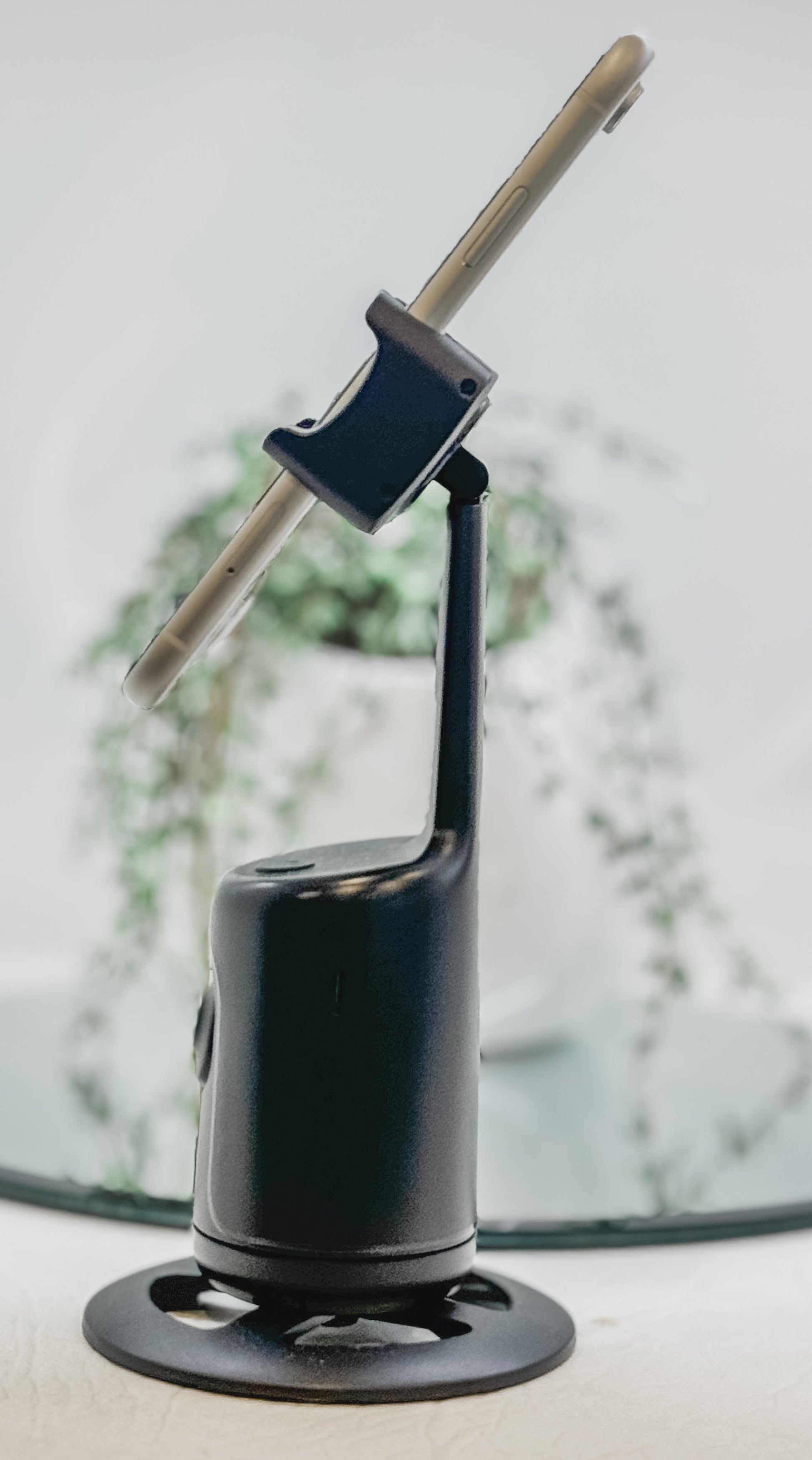 auto facing selfie stick tracking 360 in with mobile phone