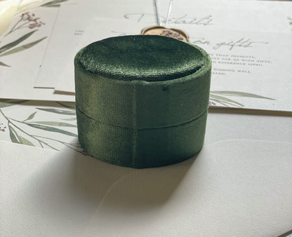 fern green ringbox velvet closed