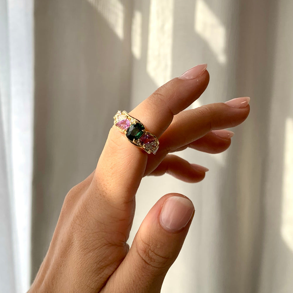 multi stone saphhire ring yellow gold