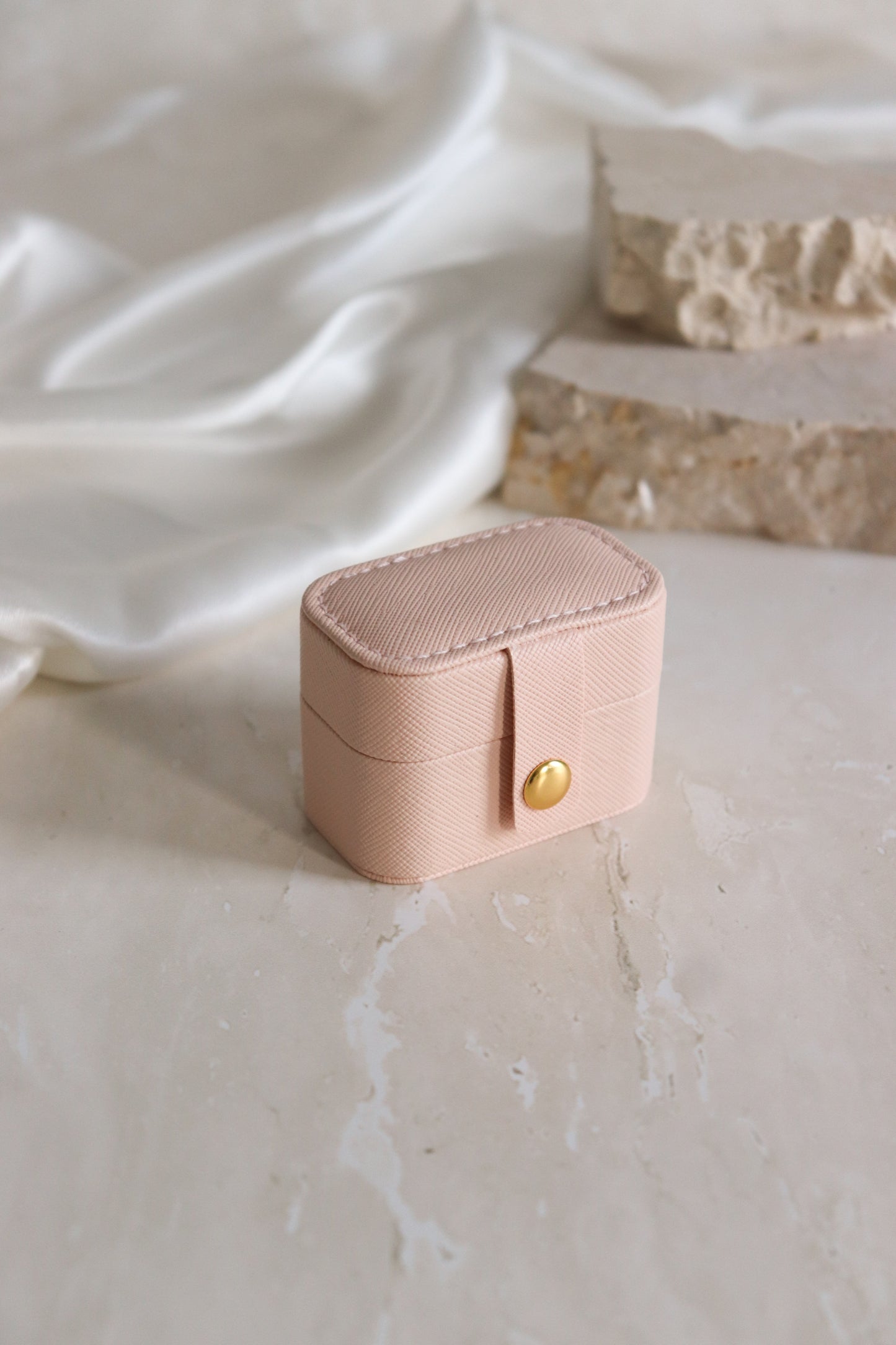 mini travel ring box pink closed