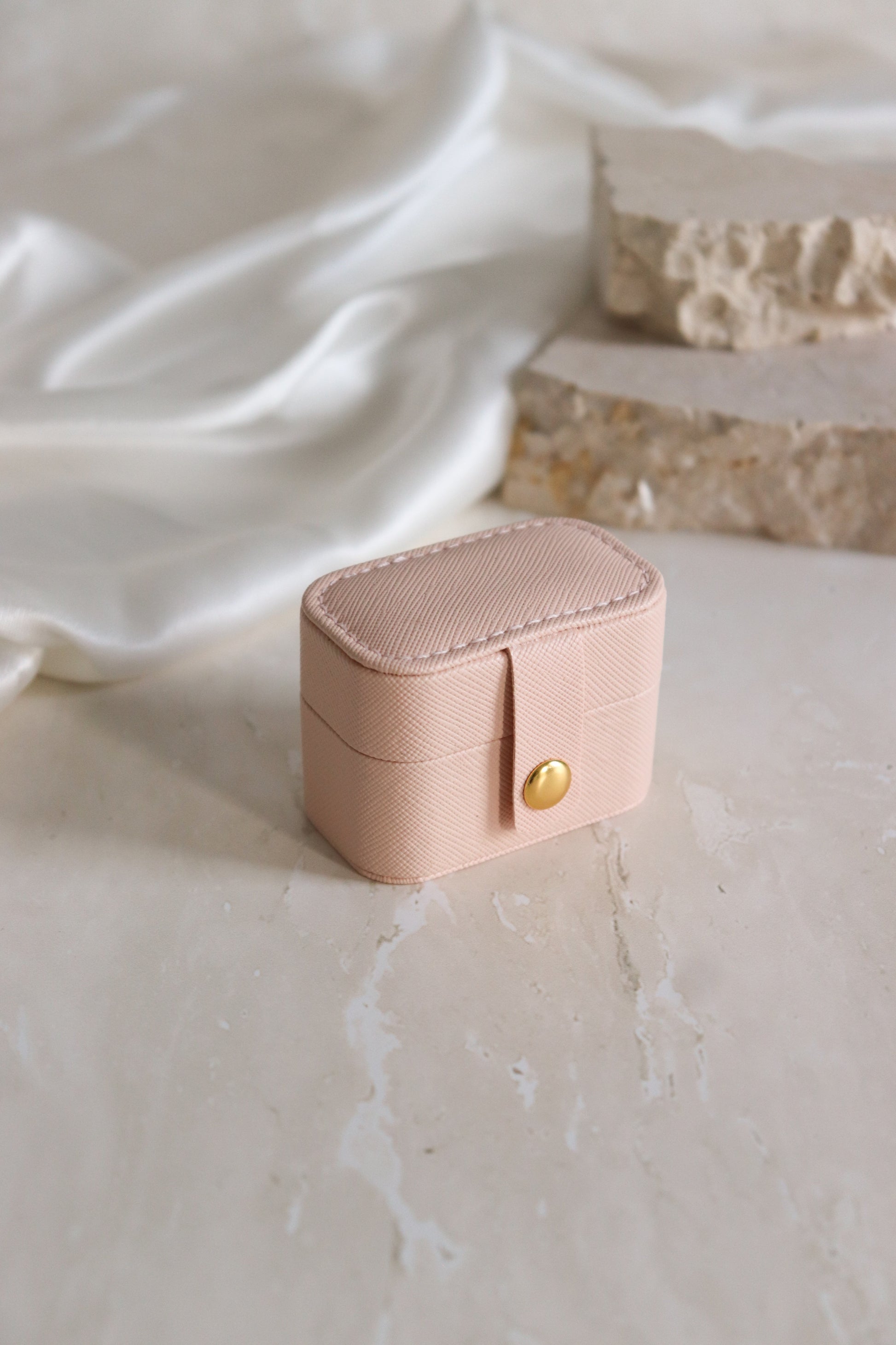 mini travel ring box pink closed