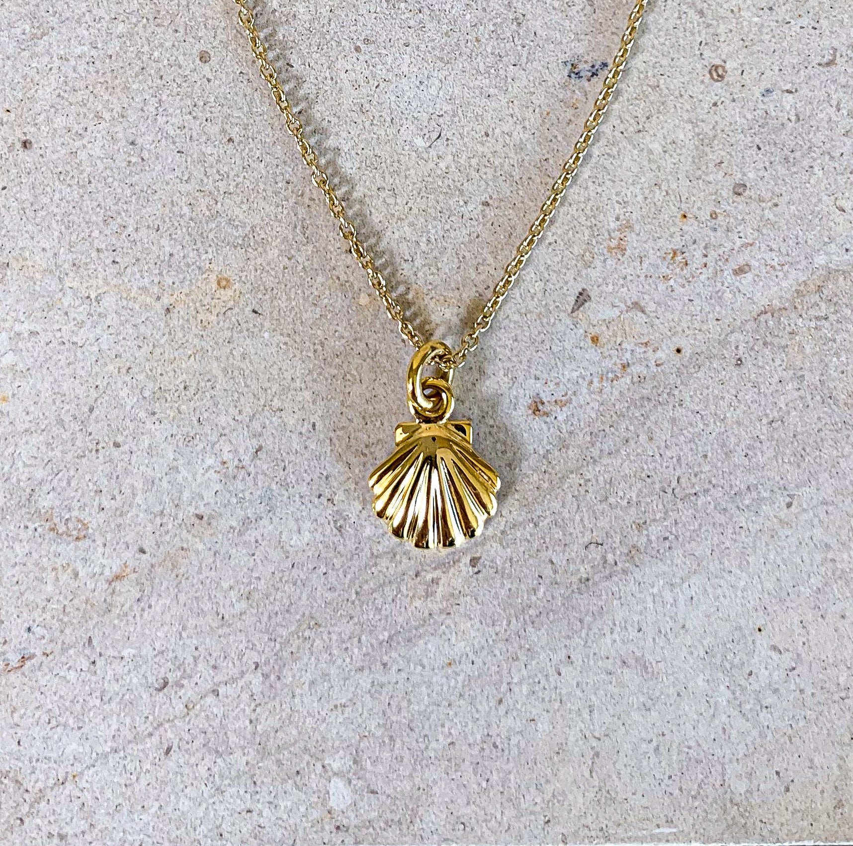 solid yellow gold shell charm pendant waterproof real gold 